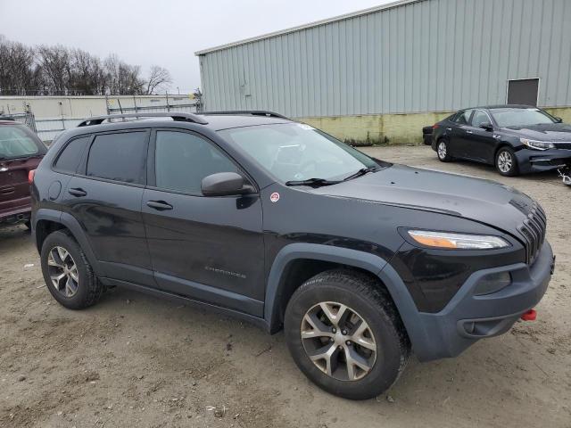 1C4PJMBX2JD572369 | 2018 JEEP CHEROKEE T