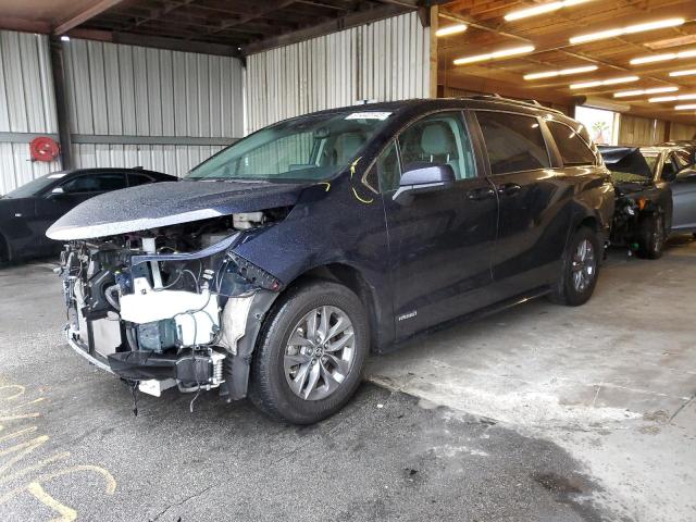 2021 Toyota Sienna LE