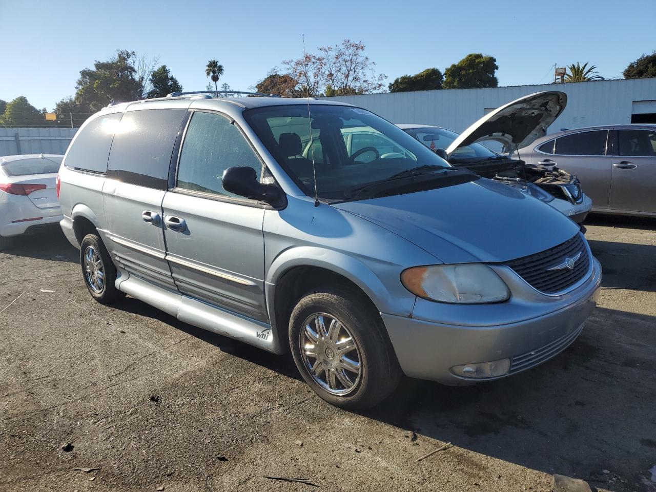 2C8GP64L74R566779 2004 Chrysler Town & Country Limited