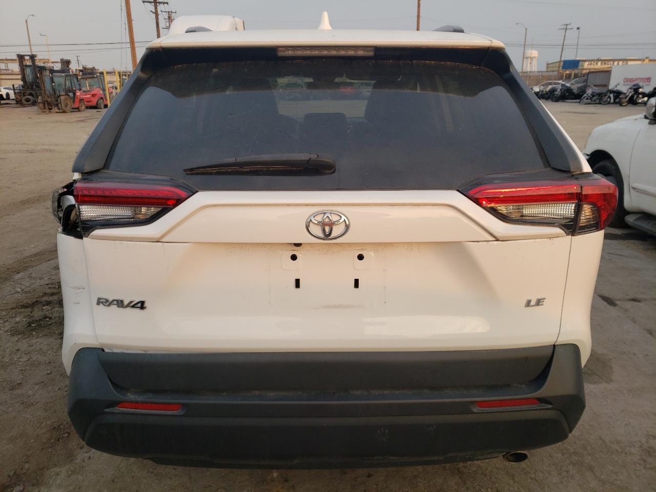 VIN: 2T3K1RFV3MC111092 2021 TOYOTA RAV4