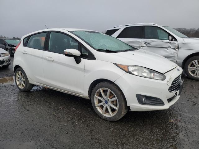 3FADP4EJ3FM209203 | 2015 Ford fiesta se