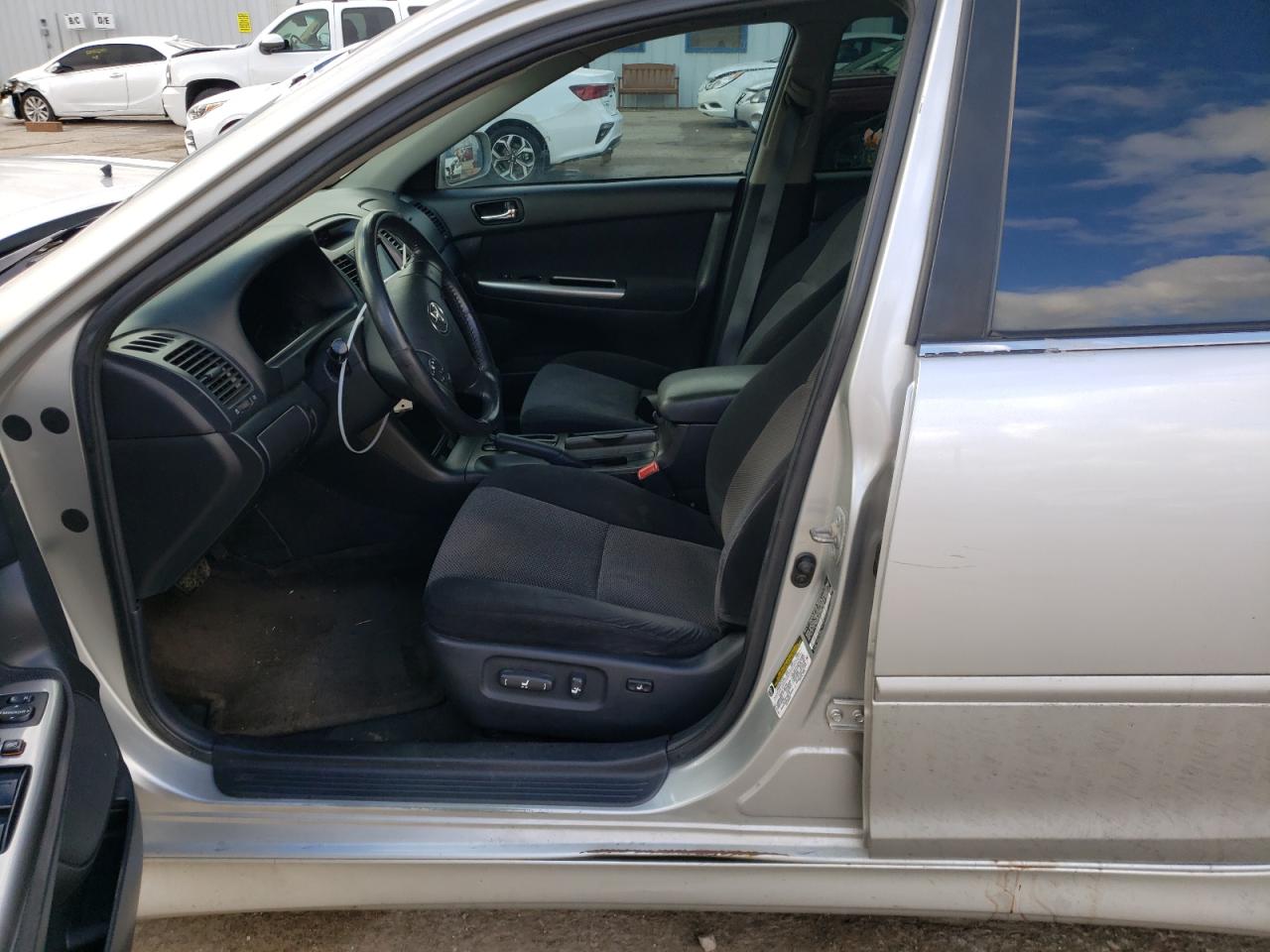 4T1BE32KX5U602796 2005 Toyota Camry Le