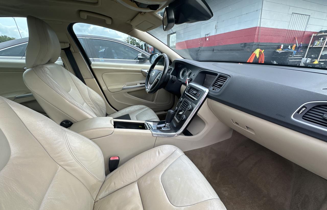 yv1622fs8c2130944 YV1622FS8C2130944 2012 Volvo S60 T5