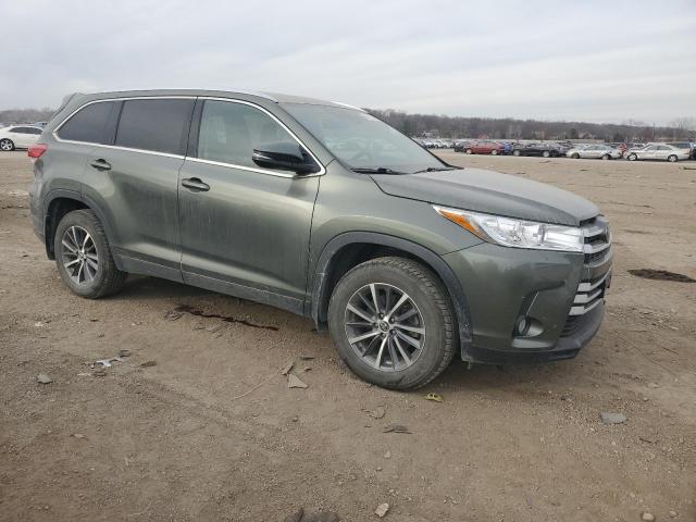 VIN 5TDJZRFH1KS741737 2019 Toyota Highlander, SE no.4