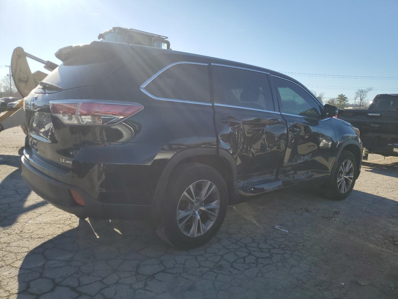 5TDBKRFH6FS191207 2015 Toyota Highlander Le