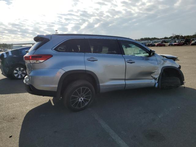 5TDJZRFH1HS439325 | 2017 TOYOTA HIGHLANDER