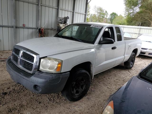 Lot #2406060083 2005 DODGE DAKOTA ST salvage car