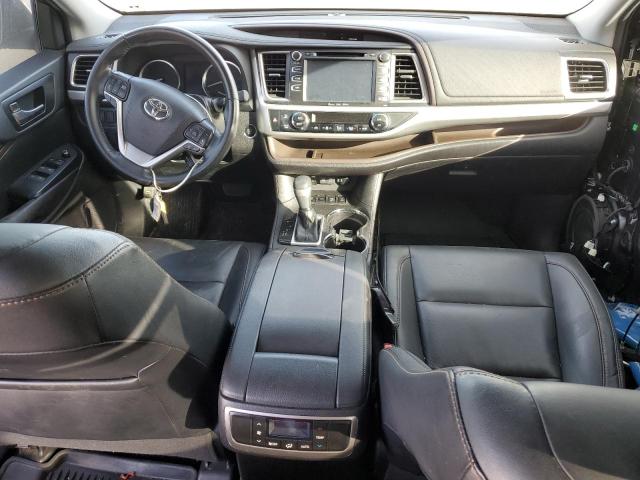 VIN 5TDJZRFH9KS708324 2019 Toyota Highlander, SE no.8