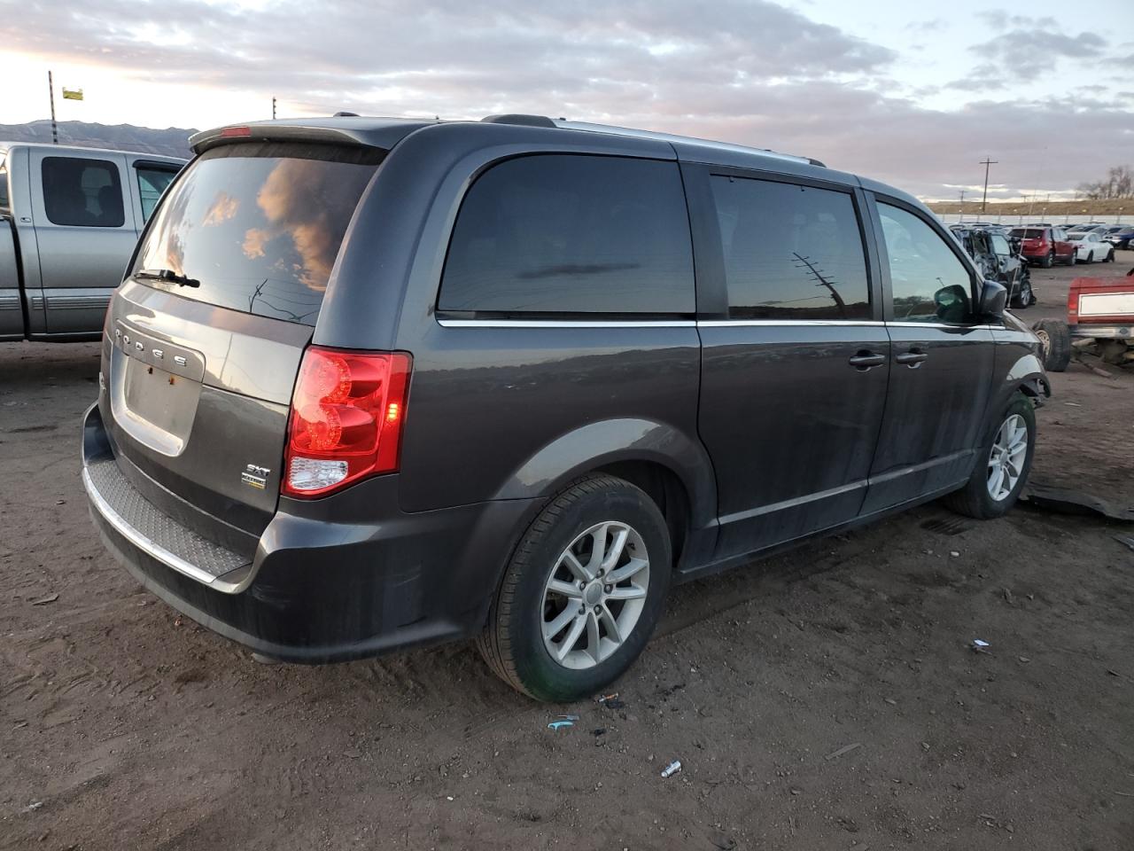 2018 Dodge Grand Caravan Sxt vin: 2C4RDGCG2JR206747