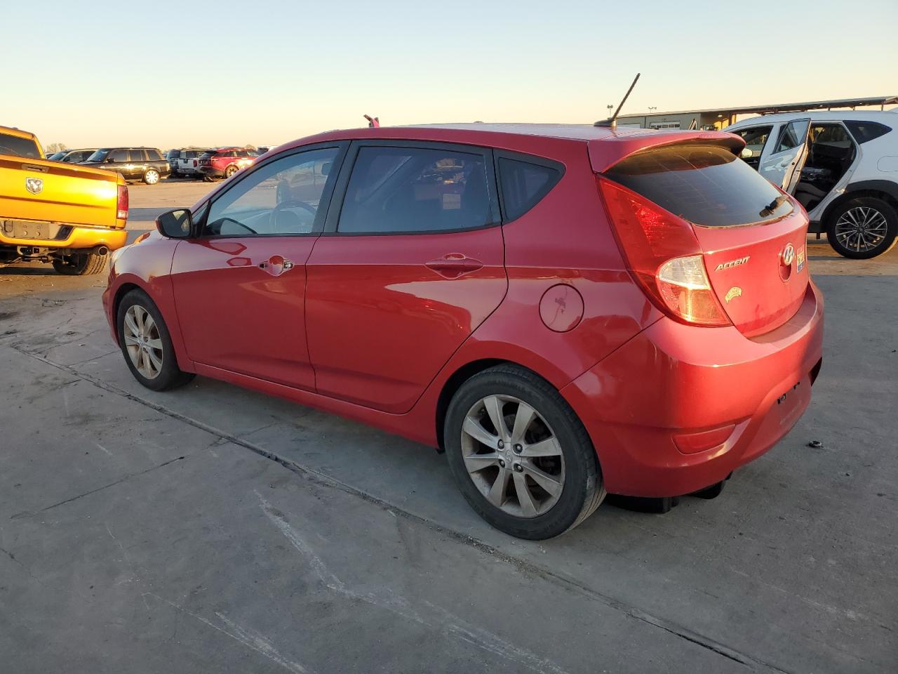 KMHCU5AEXCU043441 2012 Hyundai Accent Se