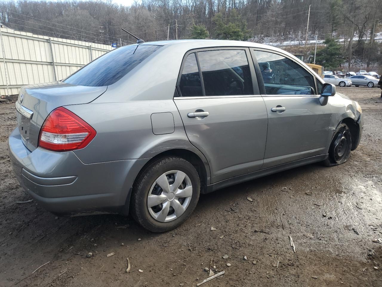 3N1BC11E48L440823 2008 Nissan Versa S