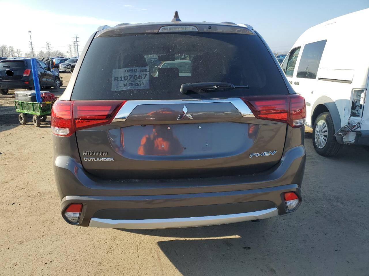 JA4J24A54JZ047717 2018 Mitsubishi Outlander Se