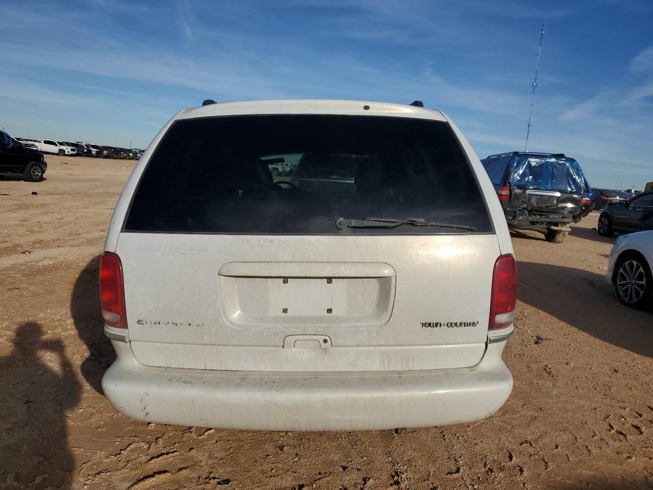 1C4GP64L9VB363796 1997 Chrysler Town & Country Lxi