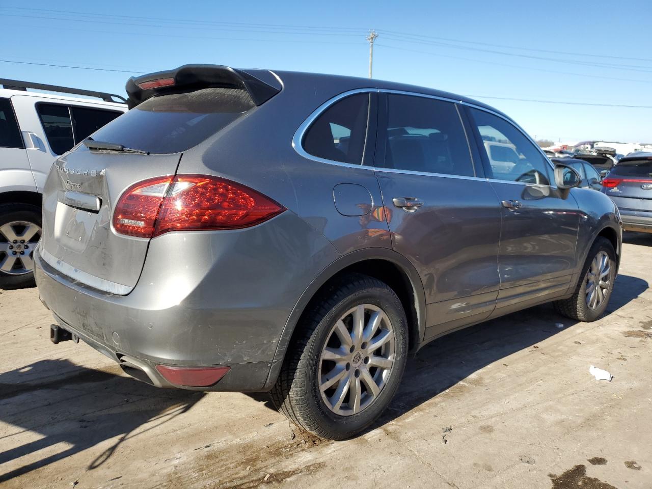 2013 Porsche Cayenne vin: WP1AA2A2XDLA05304