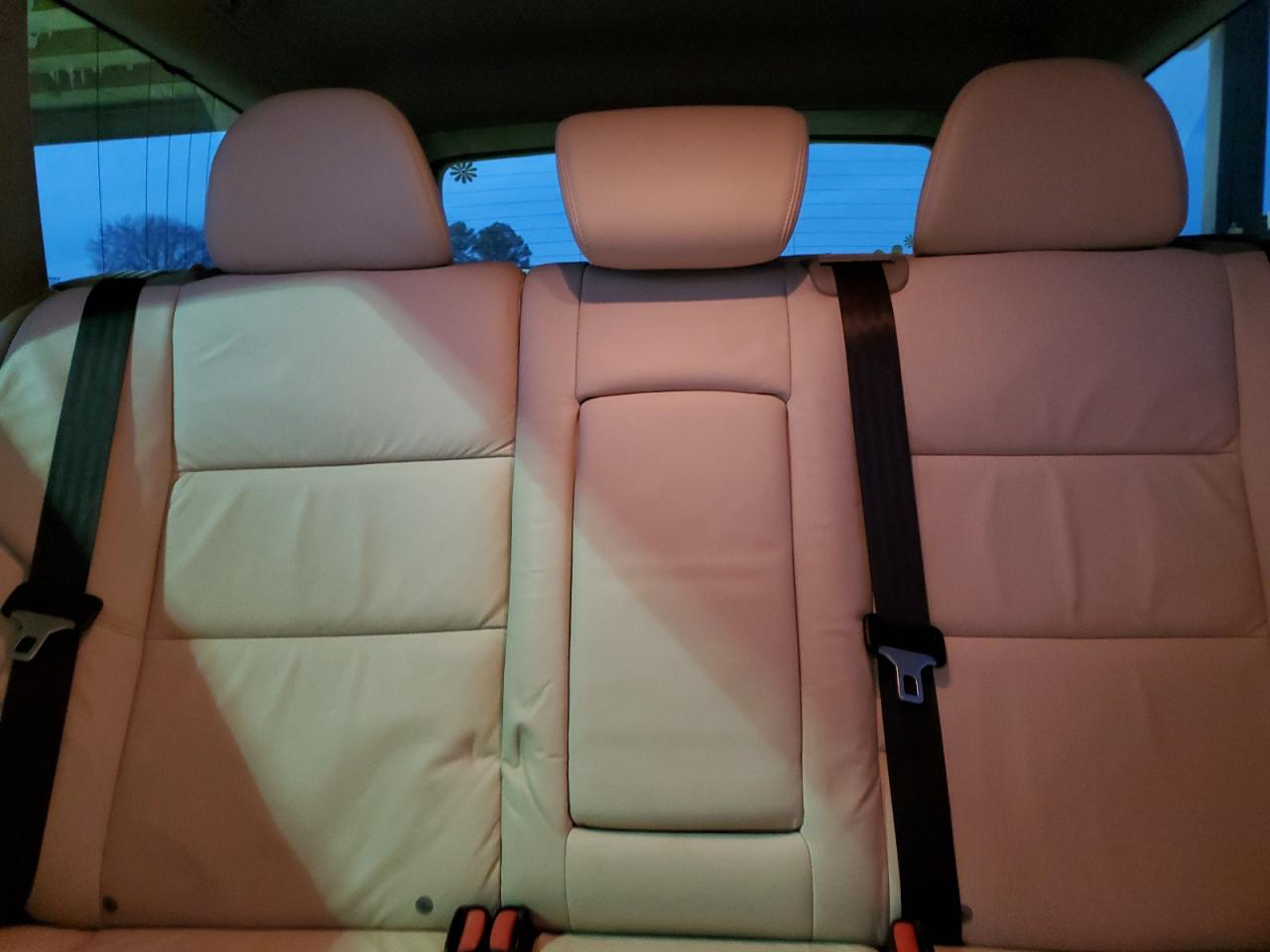 yv1672mw1b2621796 YV1672MW1B2621796 2011 Volvo V50 T5