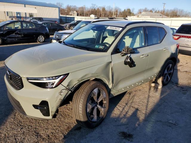 2023 Volvo XC40 