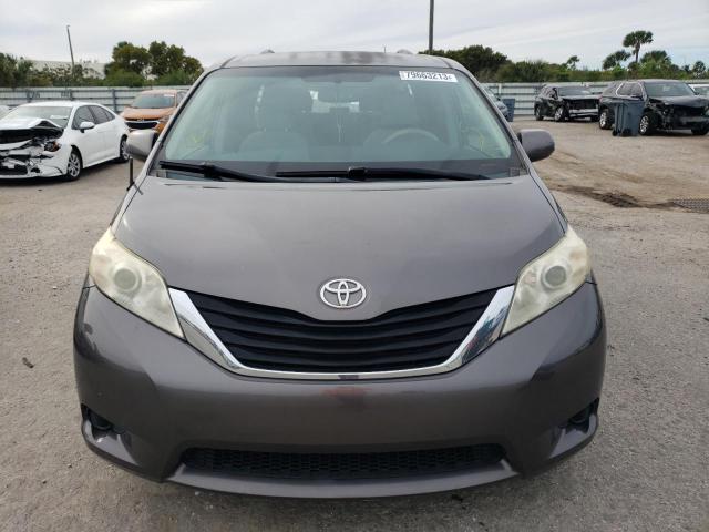 5TDKK3DC6DS327689 | 2013 Toyota sienna le