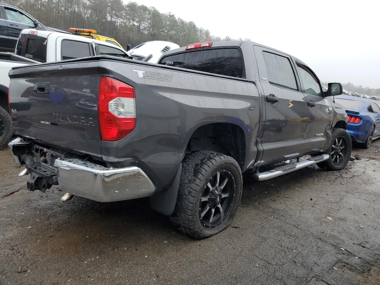 2014 Toyota Tundra Crewmax Sr5 vin: 5TFDW5F10EX398144