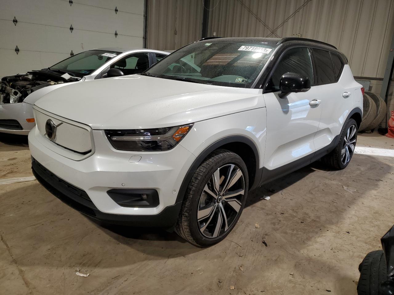 YV4ED3UR2N2703368 VOLVO XC40 P8 RE 2022