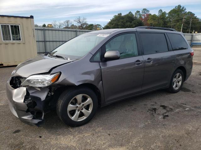 2017 Toyota Sienna LE