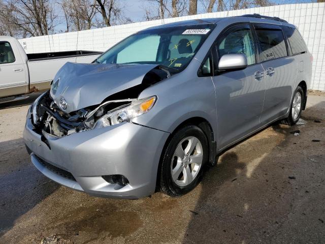 Lot #2478208446 2014 TOYOTA SIENNA LE salvage car