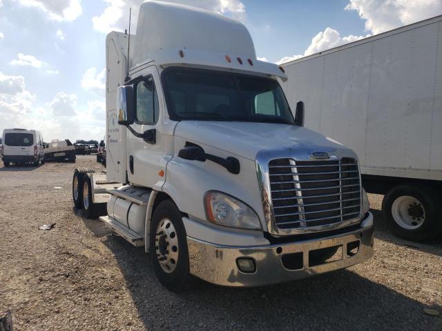Lot #2304984421 2014 FREIGHTLINER CASCADIA 1 salvage car