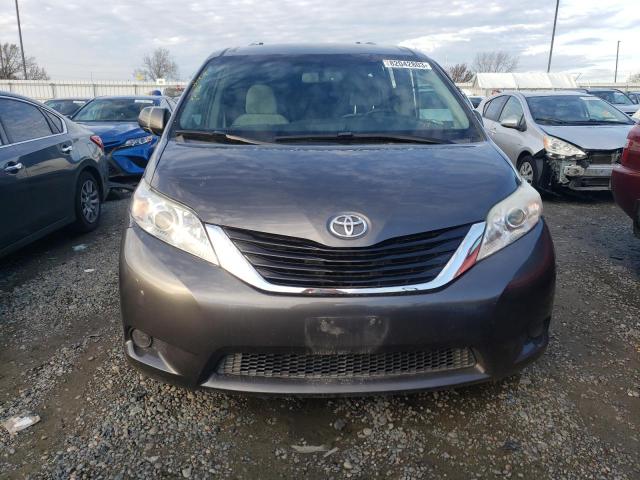 5TDKZ3DC8HS803071 | 2017 TOYOTA SIENNA LE