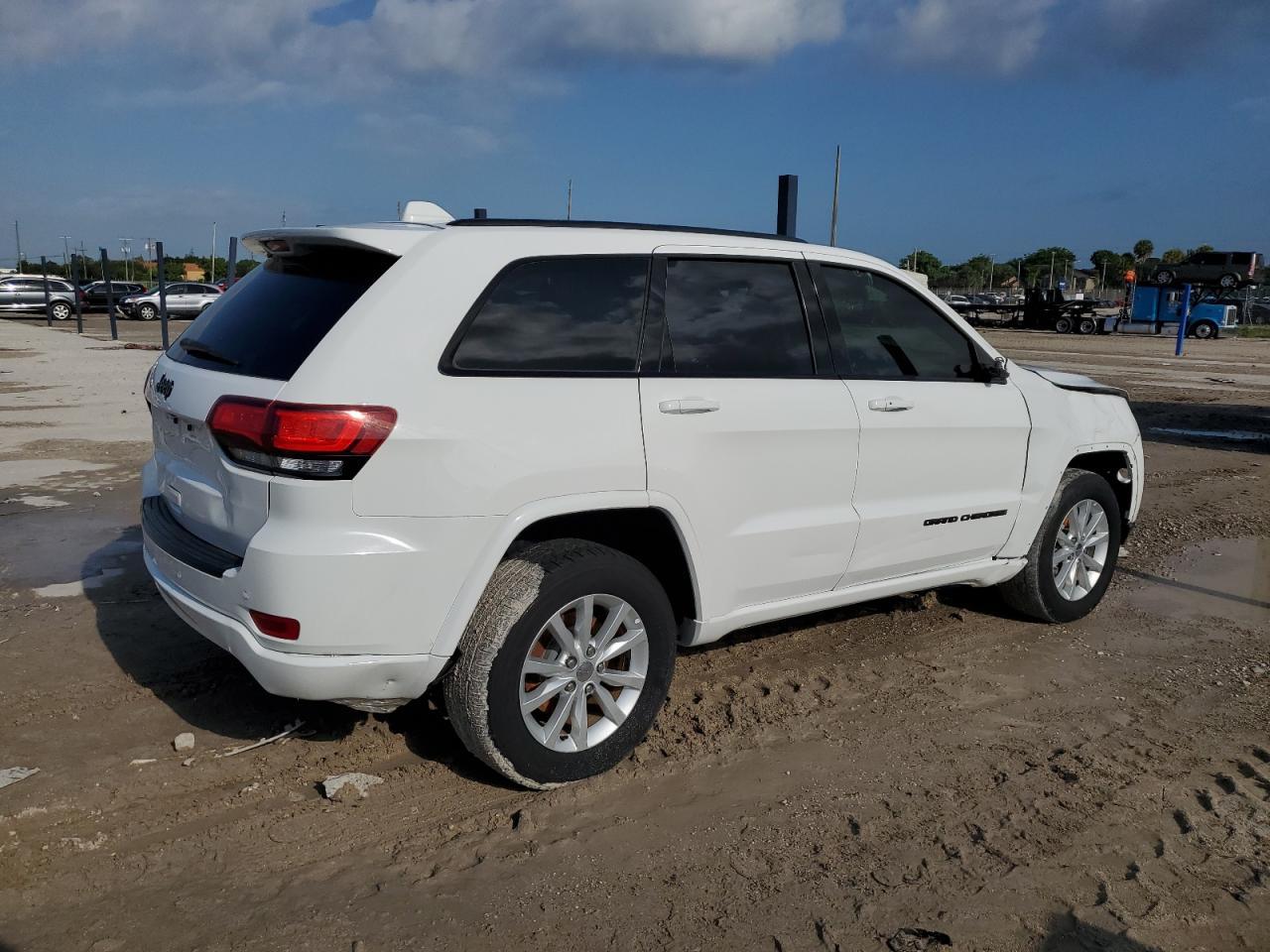 1C4RJEAG1JC238808 2018 Jeep Grand Cherokee Laredo 1C4RJEAG1JC238808 2018 Jeep Grand Cherokee Laredo