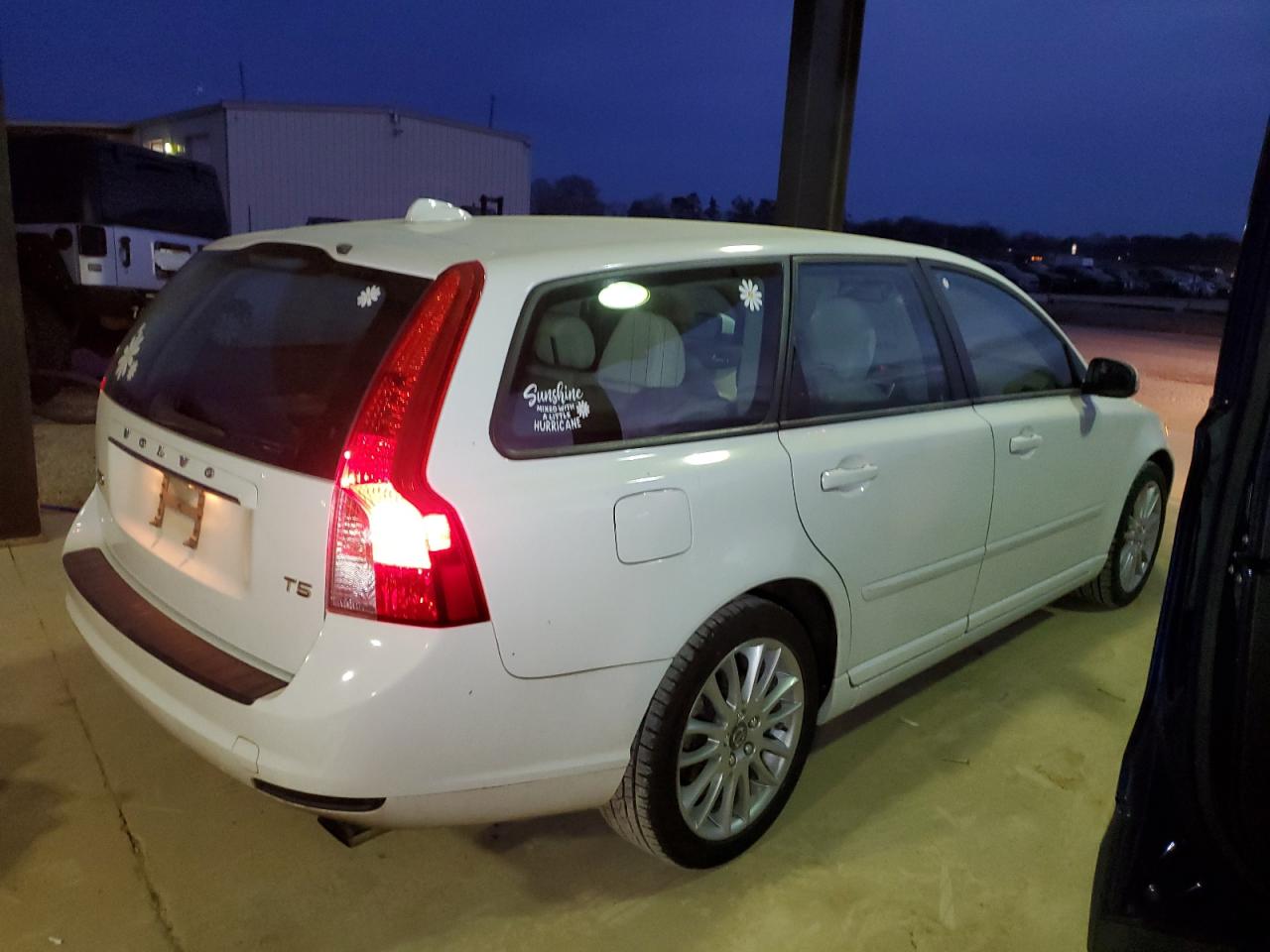 yv1672mw1b2621796 YV1672MW1B2621796 2011 Volvo V50 T5