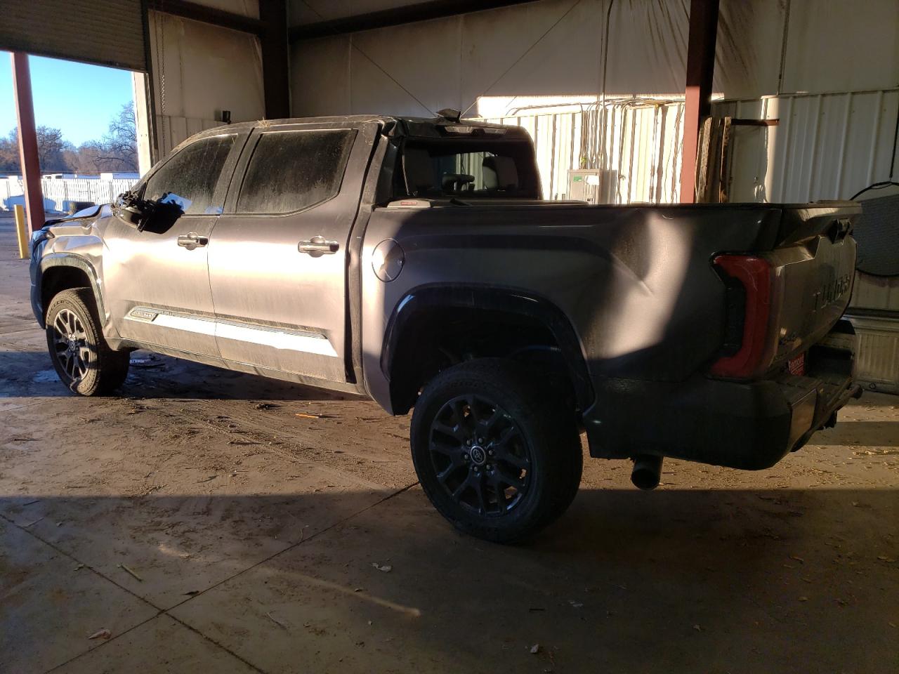 TOYOTA TUNDRA CREWMAX PLATINUM