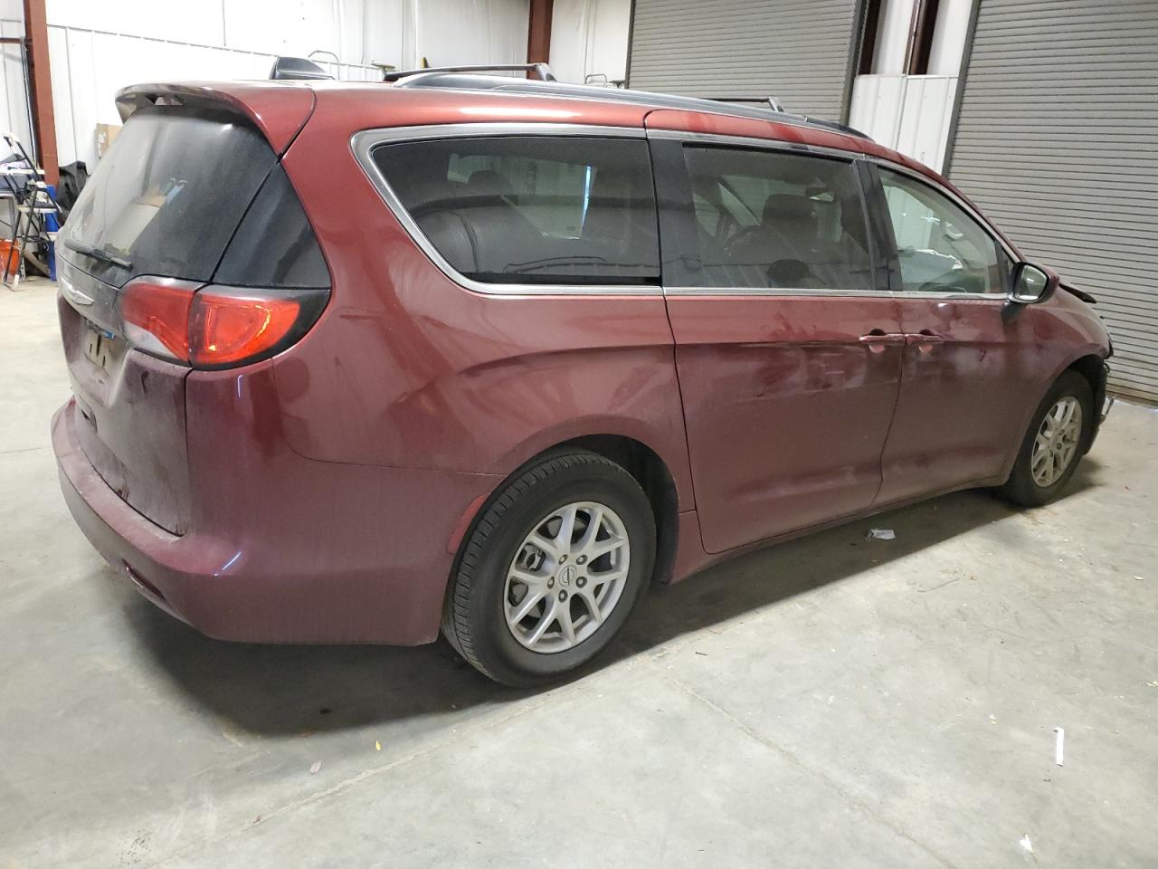 Lot #2429375516 2021 CHRYSLER VOYAGER LX