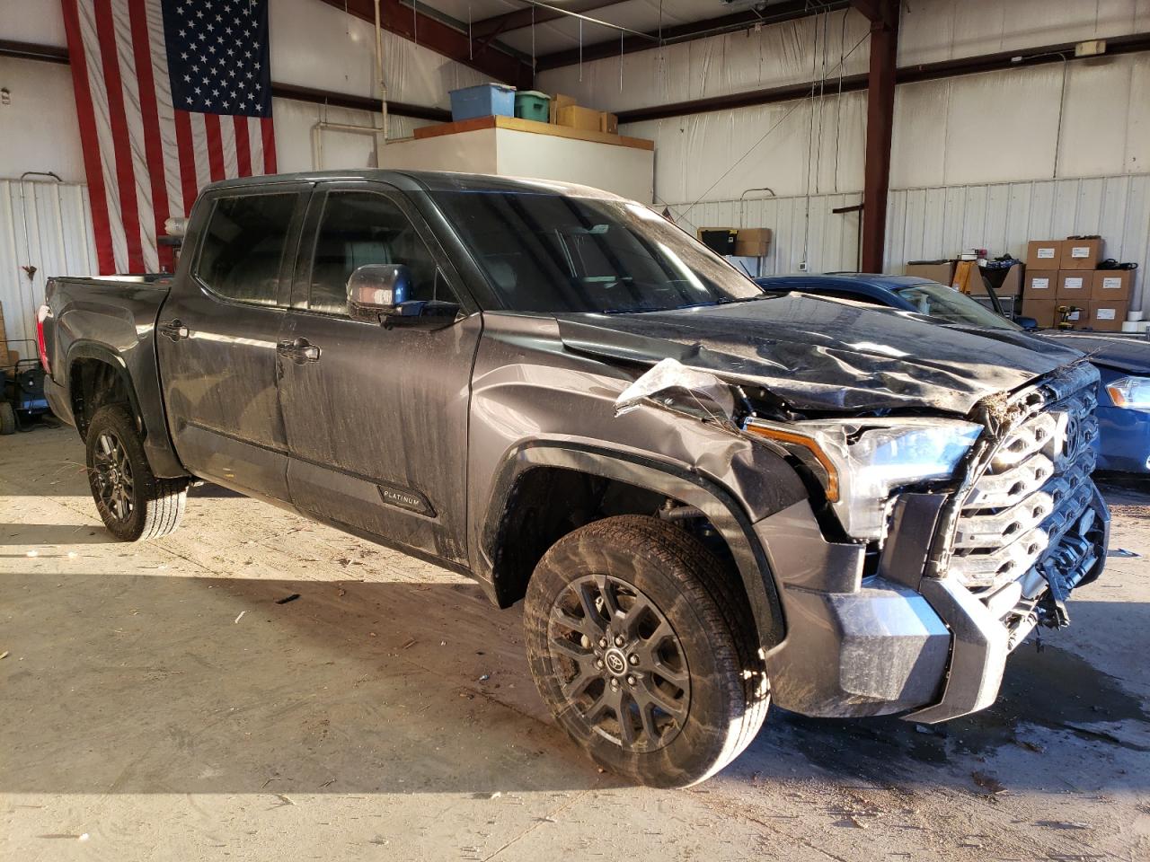 TOYOTA TUNDRA CREWMAX PLATINUM