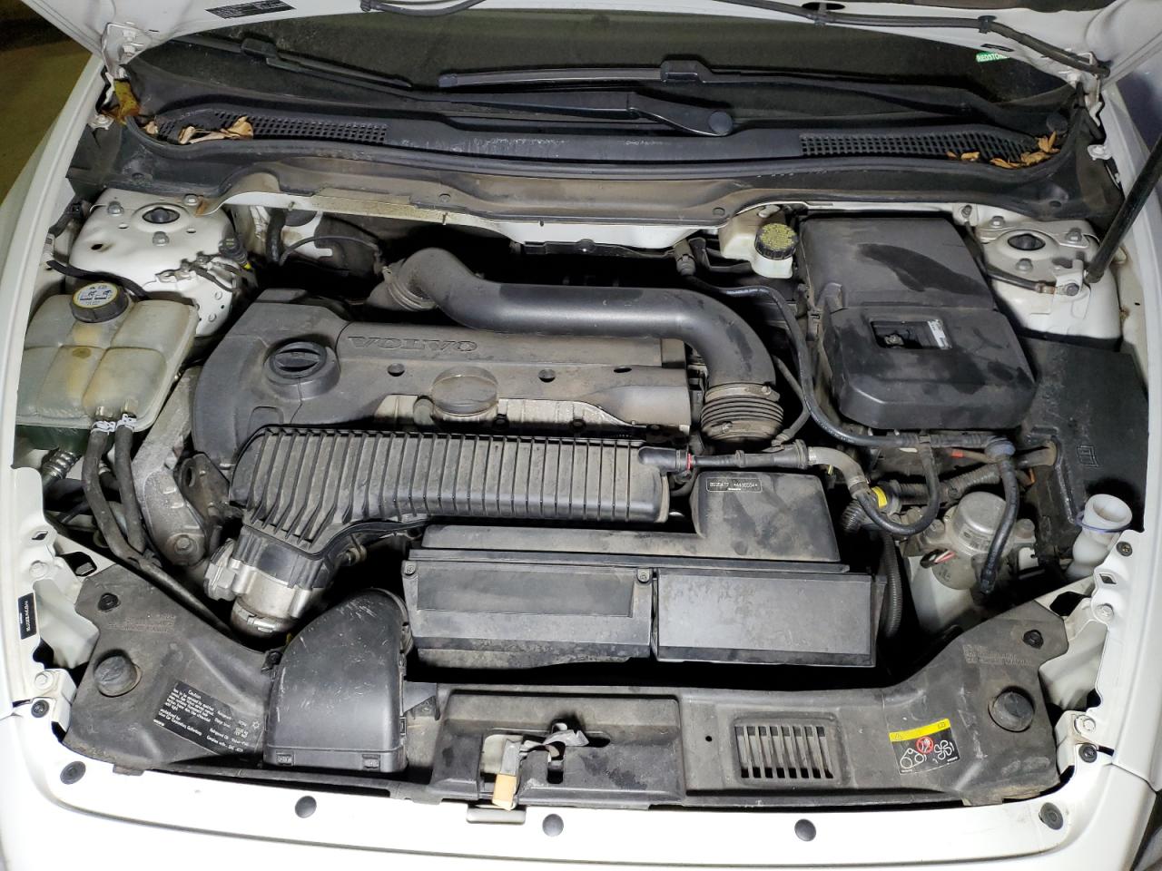 yv1672mw1b2621796 YV1672MW1B2621796 2011 Volvo V50 T5