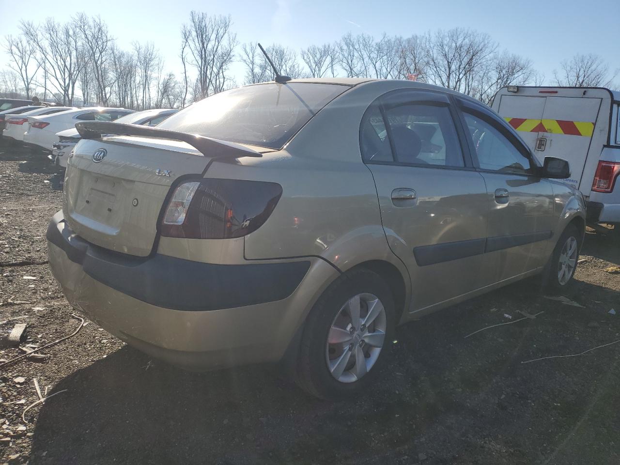 KNADE223396501588 2009 Kia Rio Base