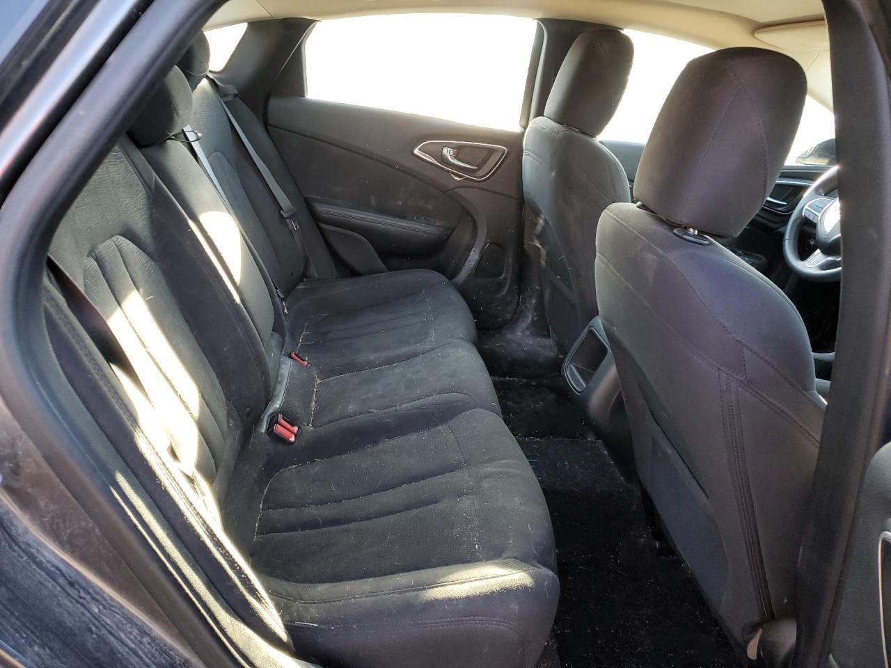 1C3CCCAB2FN604655 2015 Chrysler 200 Limited