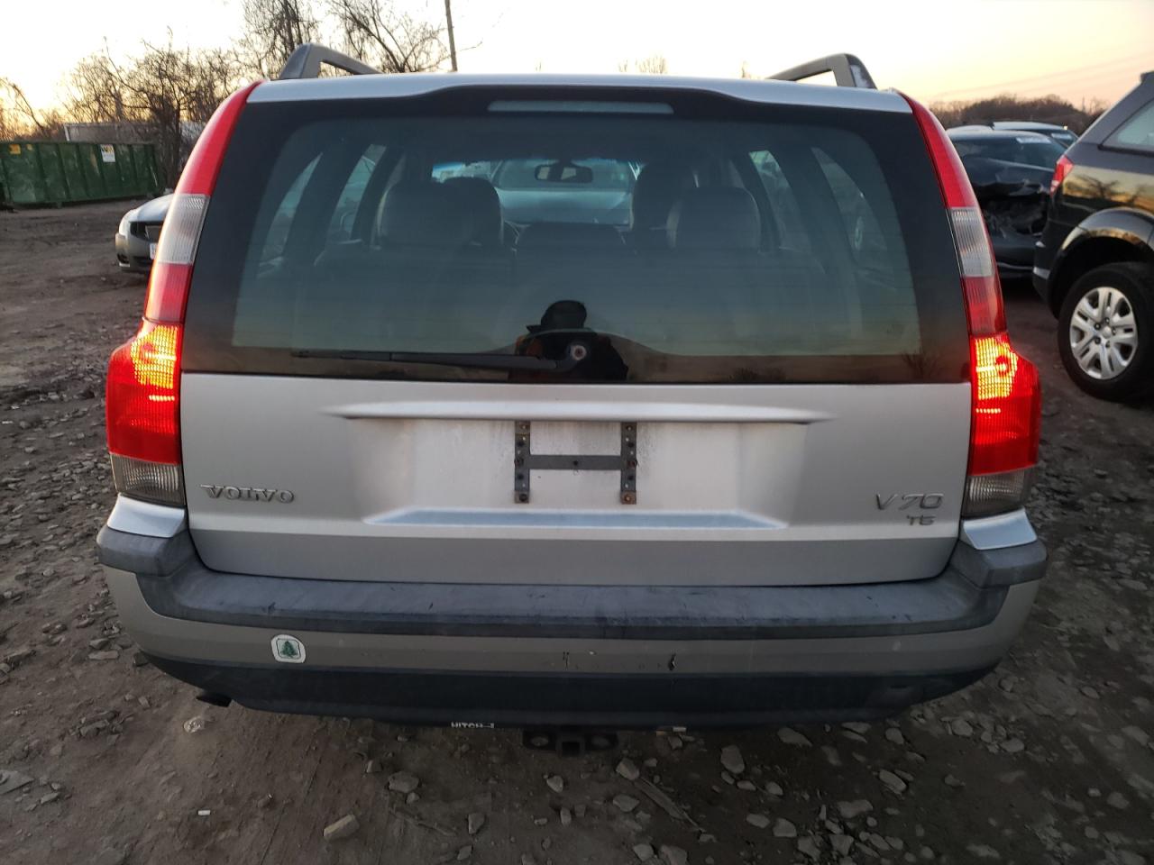 YV1SW53D812101600 2001 Volvo V70 T5 Turbo