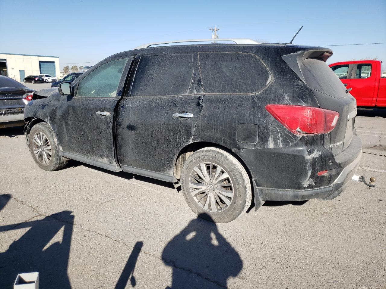 2018 Nissan Pathfinder S vin: 5N1DR2MM3JC625469