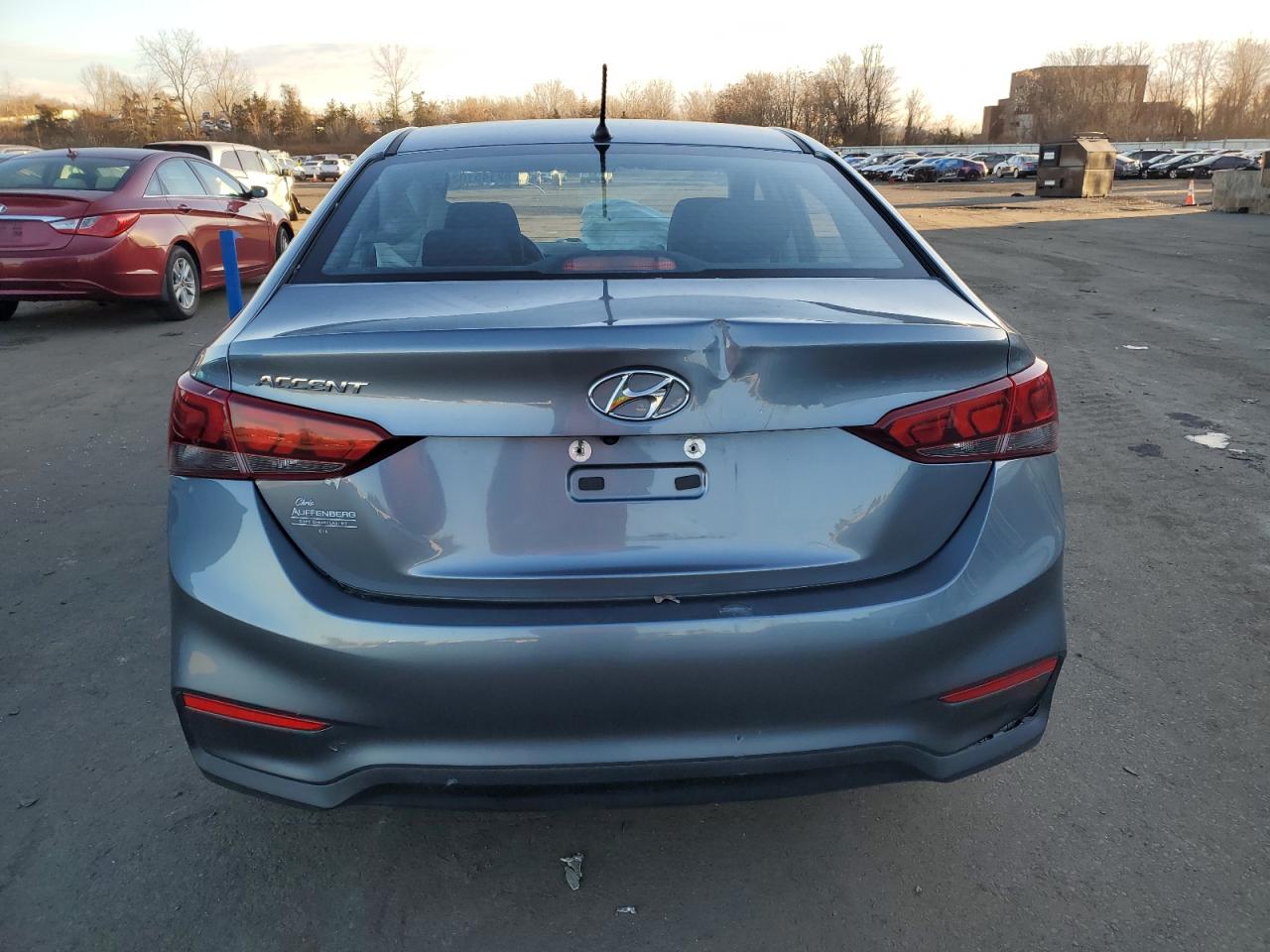 3KPC24A38KE076700 2019 Hyundai Accent Se