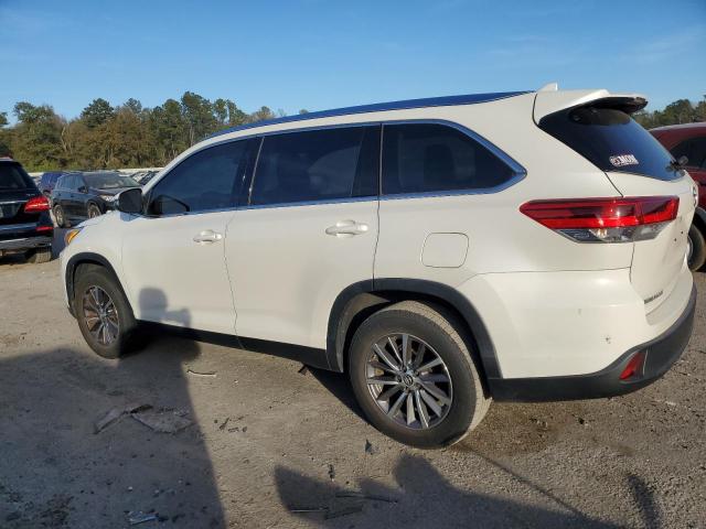 VIN 5TDKZRFH4KS571491 2019 Toyota Highlander, SE no.2