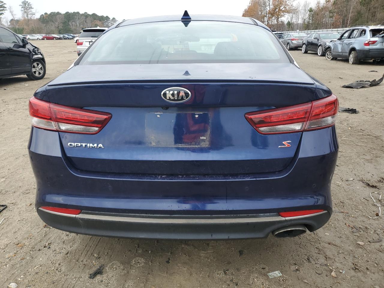 2018 Kia Optima Lx vin: 5XXGT4L33JG214631