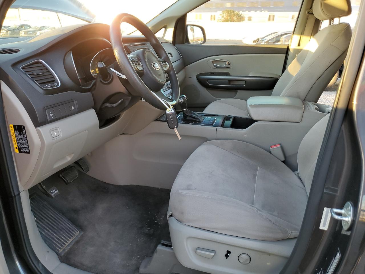kndmb5c19f6040161 KNDMB5C19F6040161 2015 Kia Sedona Lx