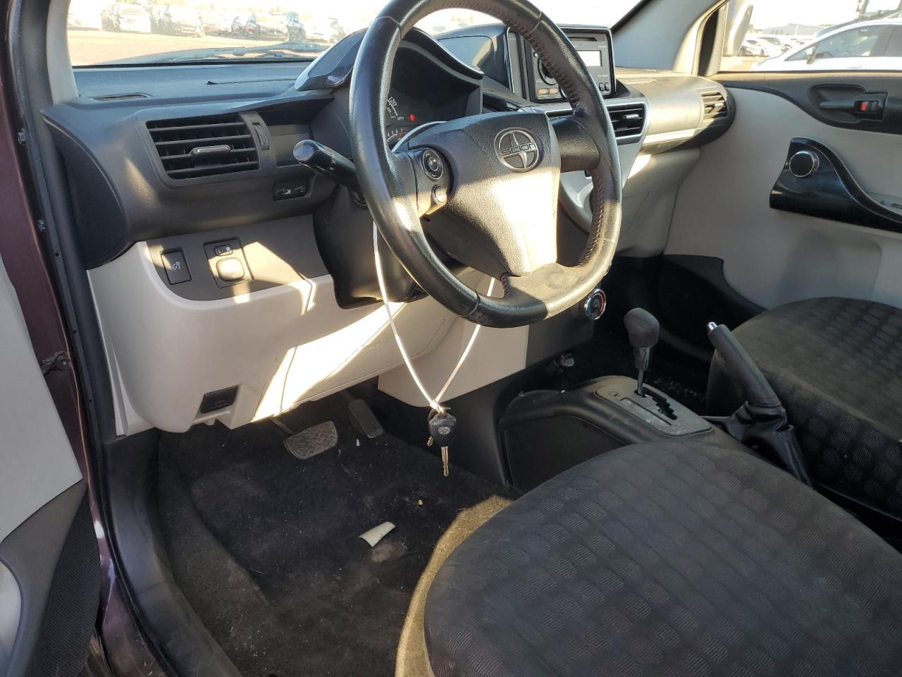 JTNJJXB03CJ016551 2012 Toyota Scion Iq