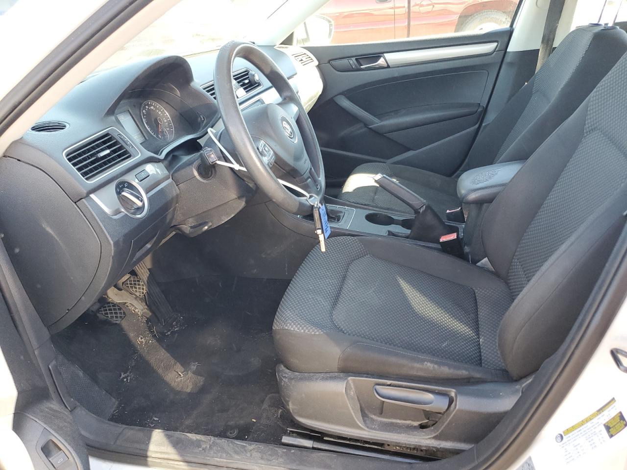 1VWAP7A34CC030944 2012 Volkswagen Passat S