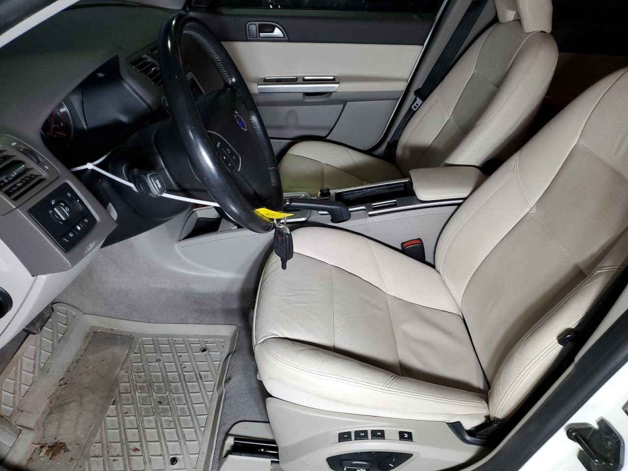 yv1672mw1b2621796 YV1672MW1B2621796 2011 Volvo V50 T5
