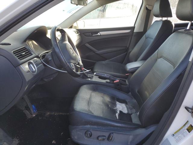 2015 VOLKSWAGEN PASSAT S - 1VWAS7A30FC004408