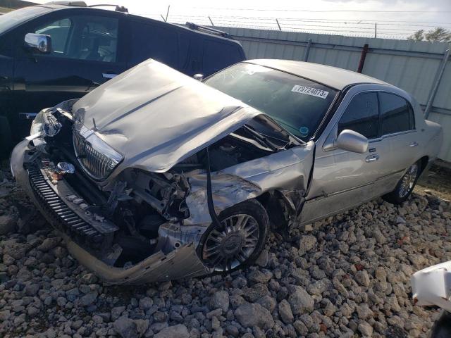 2005 Lincoln Town Car Signature