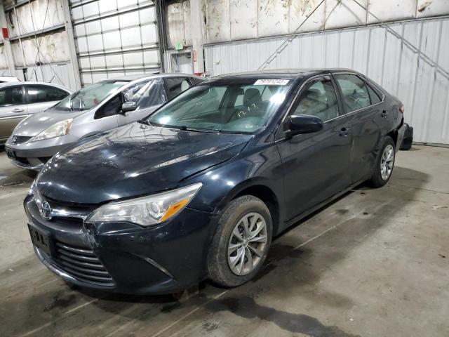 Lot #2394062255 2015 TOYOTA CAMRY LE salvage car