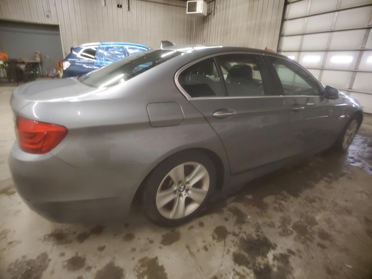 WBAXH5C58DDW16939 2013 BMW 528 Xi