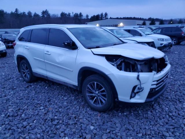 VIN 5TDJZRFHXKS586265 2019 Toyota Highlander, SE no.4