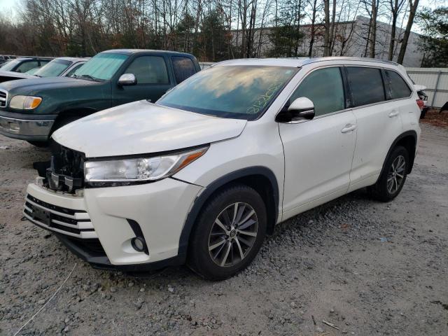 2017 Toyota Highlander SE